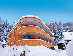 Chalet Valluga (Mountain Lodge)