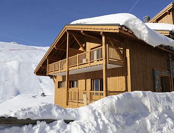 Le Jhana Apartments